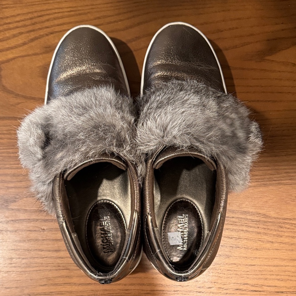 Michael Kors Metallic Gray Sneakers with Faux Fur ; size 6.5